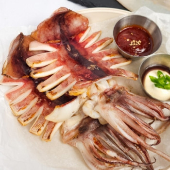 [국내산] 반건조 오징어 5미/10미 피데기 부드러운 오징어 중 1kg이상