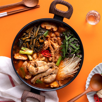 [밀키트]풍미 가득 얼큰하고 시원한 소곱창전골 1kg 외 3종