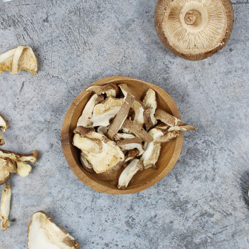 예산청년농부의 국내산 무농약 건 표고버섯 슬라이스 180g