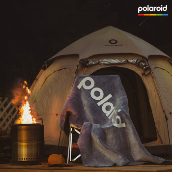 polaroid 문라이트 극세사 담요 (어둠속에 빛나는 폴라로이드 로고)