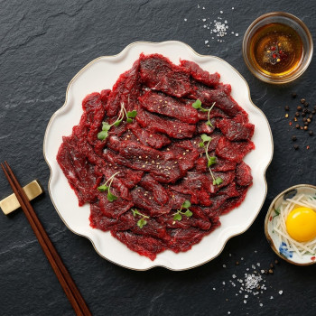 당일도축 신선한 한우 몽티기/육사시미 우둔살  특제소스 증정 스킨포장 냉장배송 120g/250g