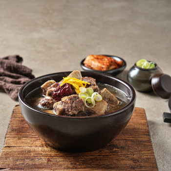 프리미엄 진한국물 푸짐한 소갈비탕 1팩 700g 간편조리 보양식 캠핑요리